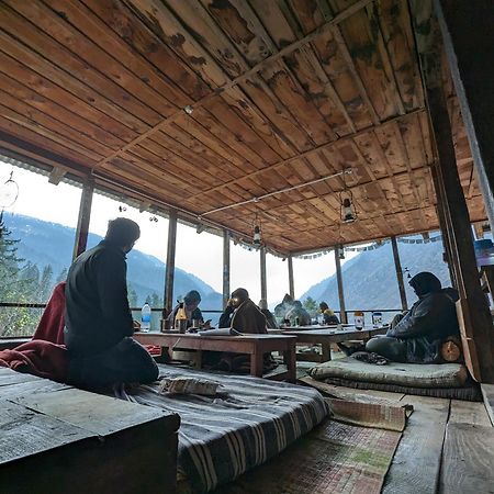 Holy Cow Cafe & Beds Hotel Kalgha Bagian luar foto